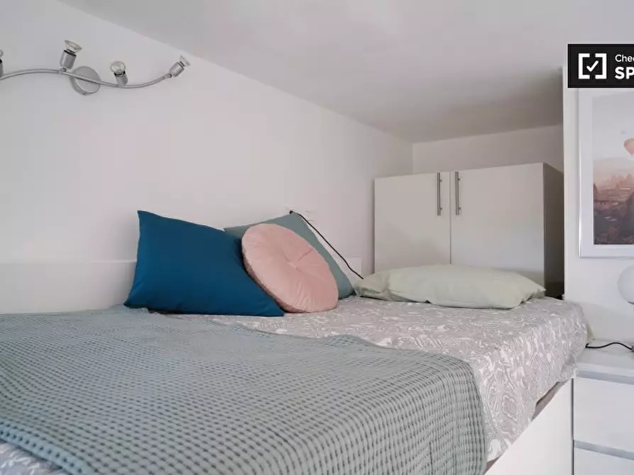 Immagine 11 di Camera condivisa in affitto  in Via Appia Nuova a Roma