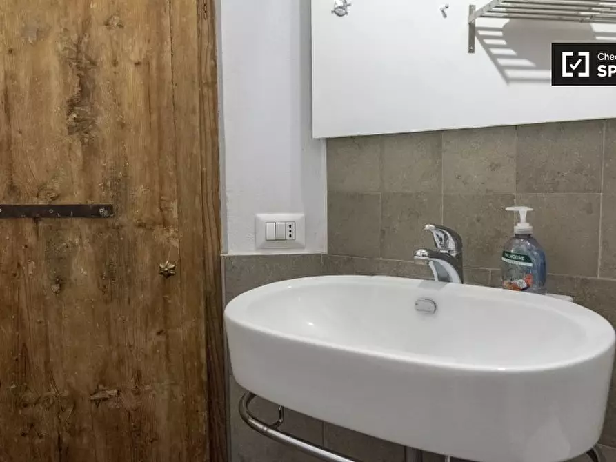 Immagine 8 di Appartamento in affitto  in Via dei Gigli d'Oro a Roma