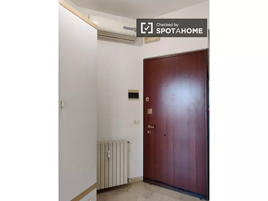 Immagine 14 di Camera condivisa in affitto  in Via Bolama a Milano