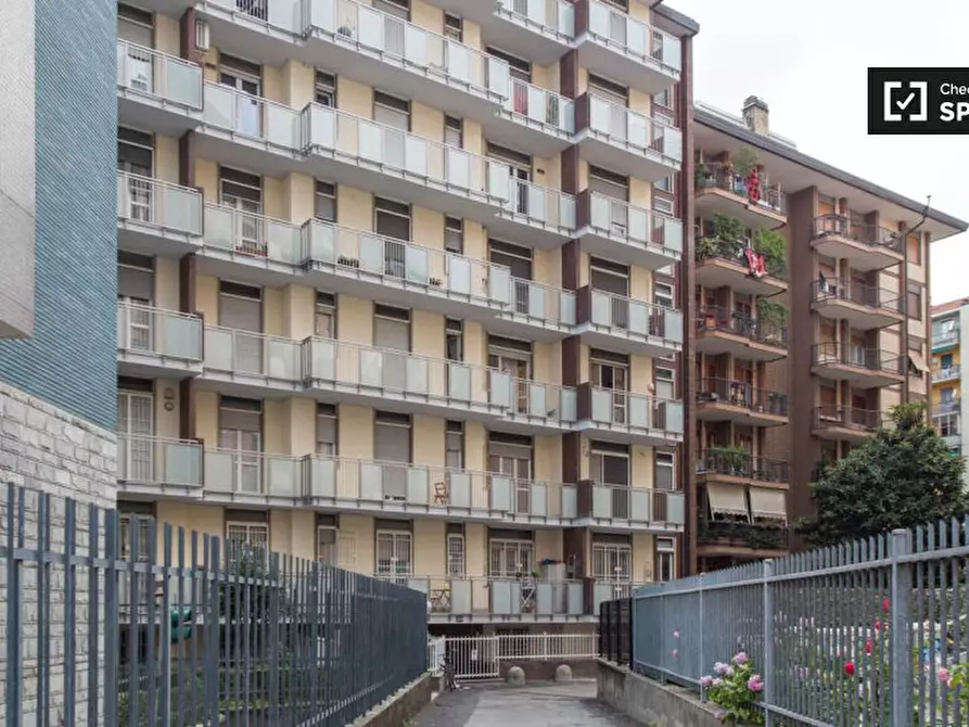 Immagine 11 di Camera condivisa in affitto  in Via Carnia a Milano