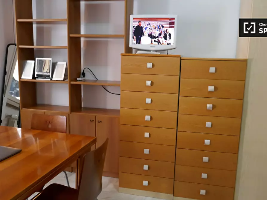 Immagine 17 di Camera condivisa in affitto  in Via Lucio Calpurnio Bibulo a Roma