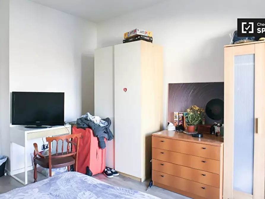 Immagine 4 di Camera condivisa in affitto  in Viale Giustiniano Imperatore a Roma