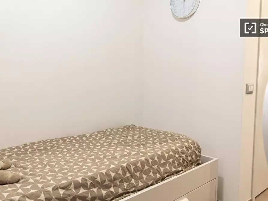 Immagine 3 di Camera condivisa in affitto  in Via Girolamo Benzoni a Roma