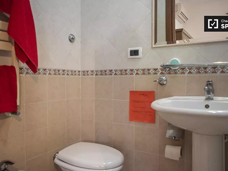 Immagine 5 di Camera condivisa in affitto  in Via Francesco Vettori a Roma