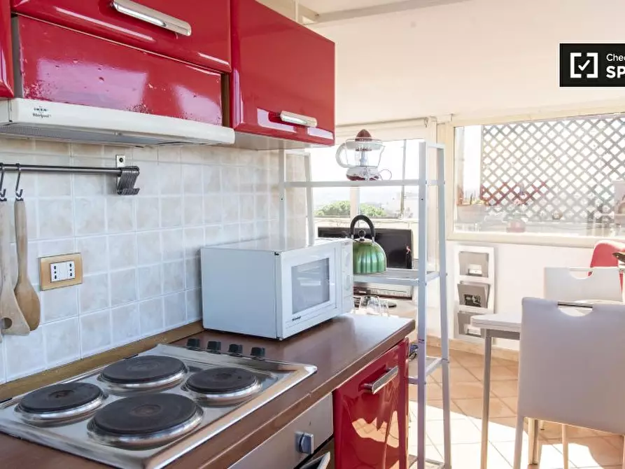 Immagine 5 di Appartamento in affitto  in Via Guido Guinizelli a Roma