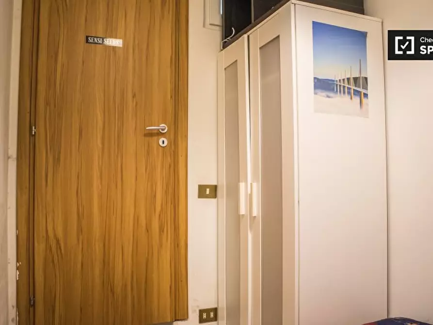 Immagine 2 di Camera condivisa in affitto  in Via dei Savorelli, 00165 Roma RM, Italy a Roma