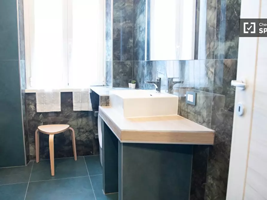 Immagine 5 di Ufficio in affitto  in Via del Forte Braschi a Roma