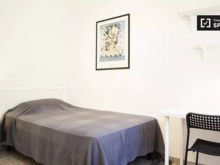 Immagine 15 di Camera condivisa in affitto  in Via degli Opimiani, 00174 Roma RM, Italy a Roma