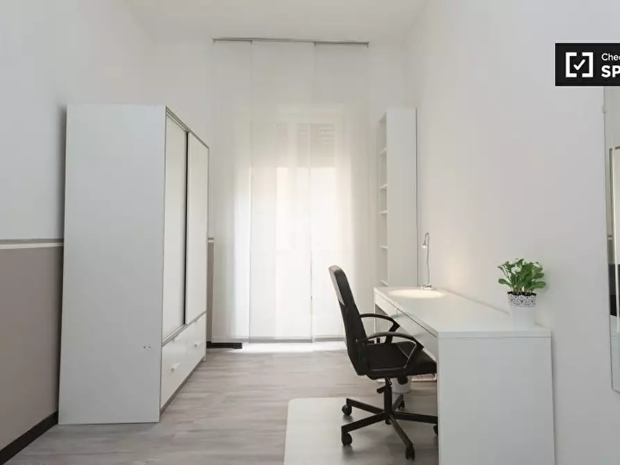 Immagine 2 di Camera condivisa in affitto  in Via Vincenzo Monti a Milano