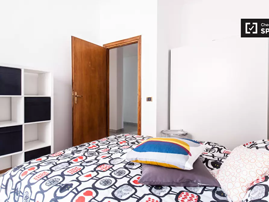 Immagine 3 di Camera condivisa in affitto  in Via Salaria a Roma