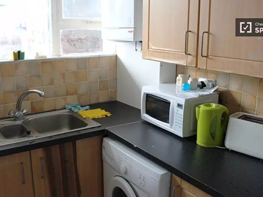 Immagine 4 di Camera condivisa in affitto  in Tildesley Road a Wandsworth