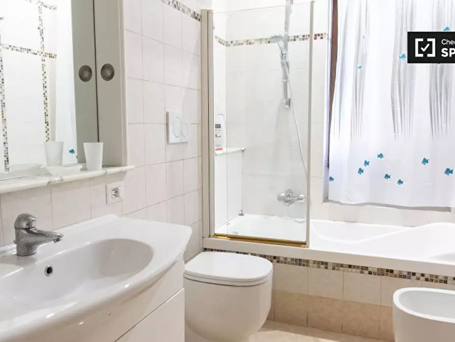 Immagine 10 di Camera condivisa in affitto  in Via Nomentana a Roma