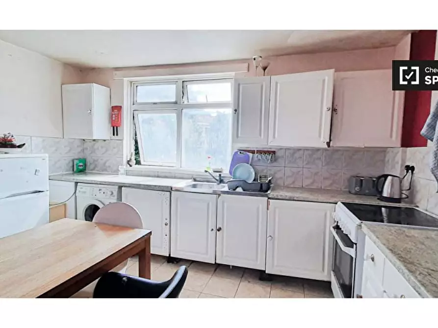 Immagine 7 di Camera condivisa in affitto  in Burwell Walk a Poplar