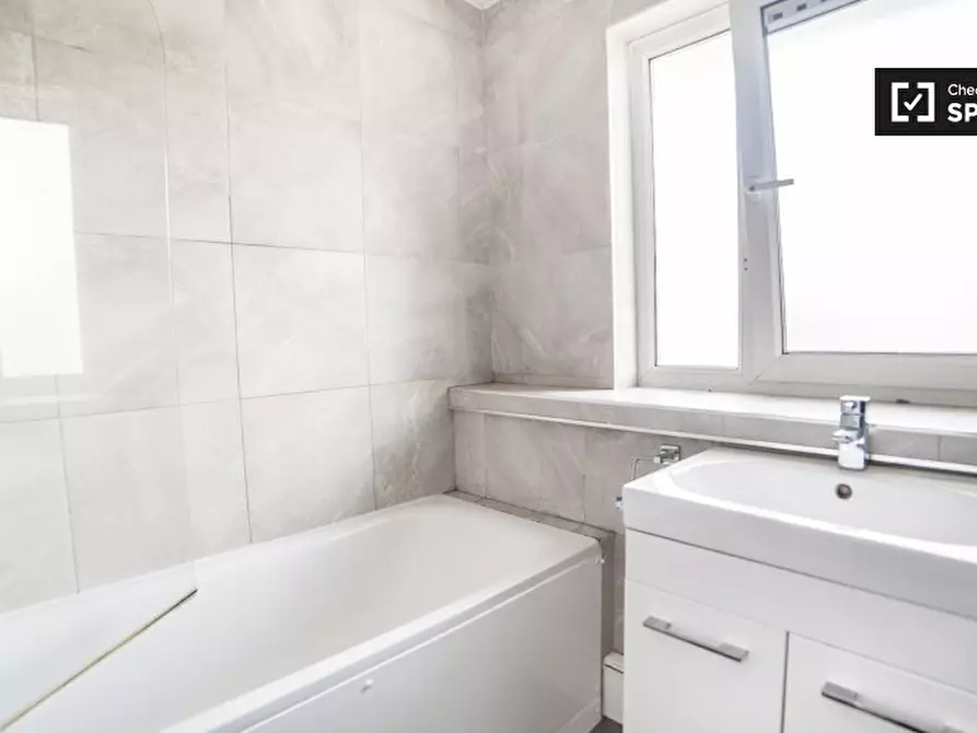 Immagine 12 di Camera condivisa in affitto  in Poplar a Poplar