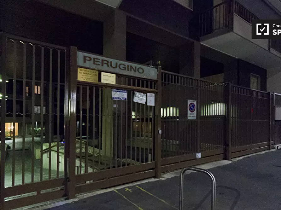 Immagine 15 di Camera condivisa in affitto  in Via Perugino a Milano