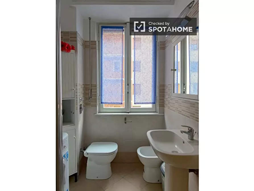 Immagine 10 di Camera condivisa in affitto  in Via Fratelli Rosselli a Milano