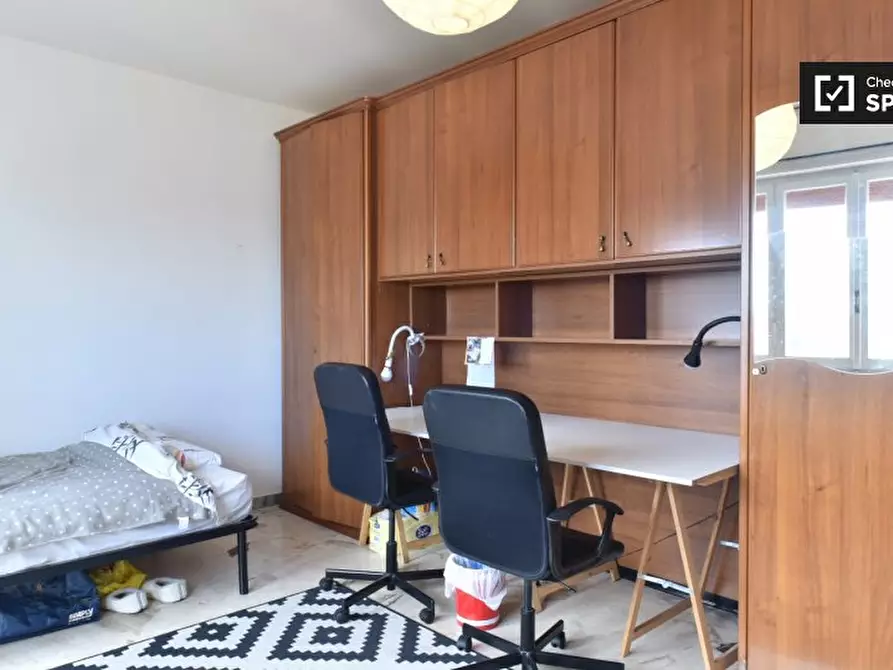Immagine 2 di Camera condivisa in affitto  in Via Bernardo Minozzi a Roma