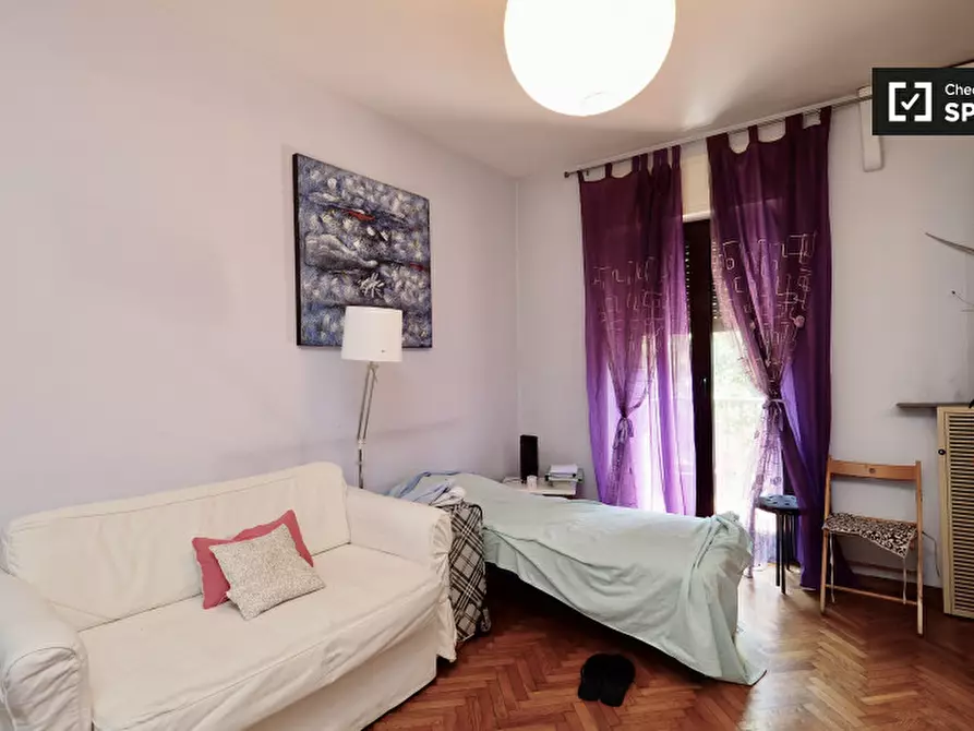 Immagine 2 di Camera condivisa in affitto  in Viale Edoardo Jenner a Milano