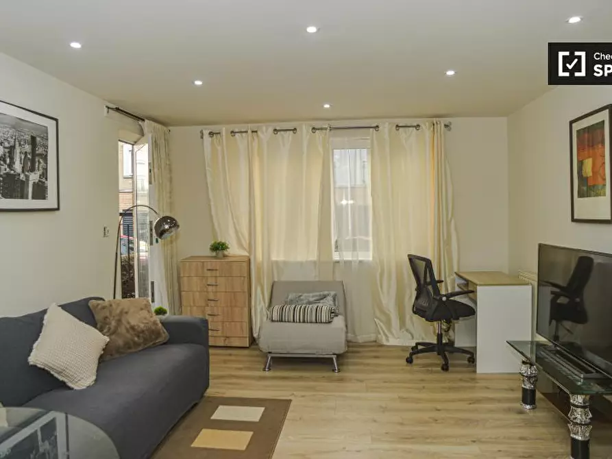 Immagine 1 di Appartamento in affitto  in Sail Court a Poplar
