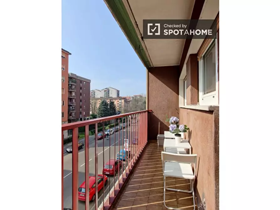 Immagine 5 di Camera condivisa in affitto  in Via delle Forze Armate a Milano