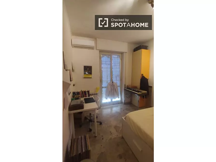 Immagine 3 di Camera condivisa in affitto  in Via Francesco Bianchi, 00133 Roma RM, Italy a Roma