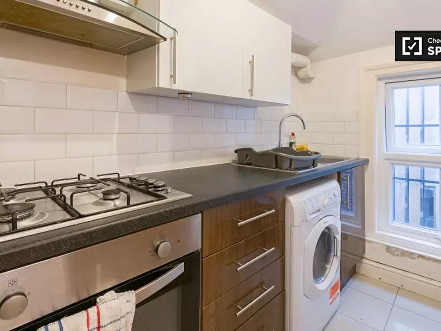 Immagine 5 di Camera condivisa in affitto  in a Court St a Poplar