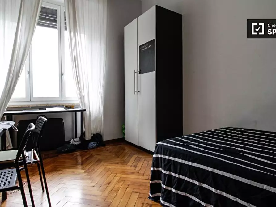 Immagine 2 di Camera condivisa in affitto  in Corso S. Maurizio a Torino