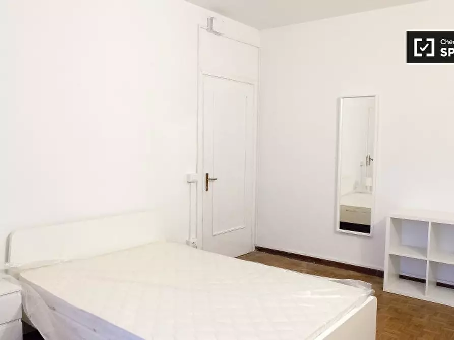 Immagine 3 di Camera condivisa in affitto  in Via Paola Falconieri a Roma