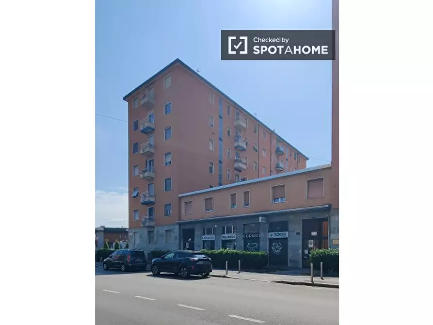 Immagine 17 di Camera condivisa in affitto  in Via delle Forze Armate a Milano