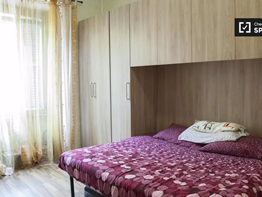 Immagine 2 di Camera condivisa in affitto  in Via Muzio Attendolo, 00176 Roma RM, Italy a Roma