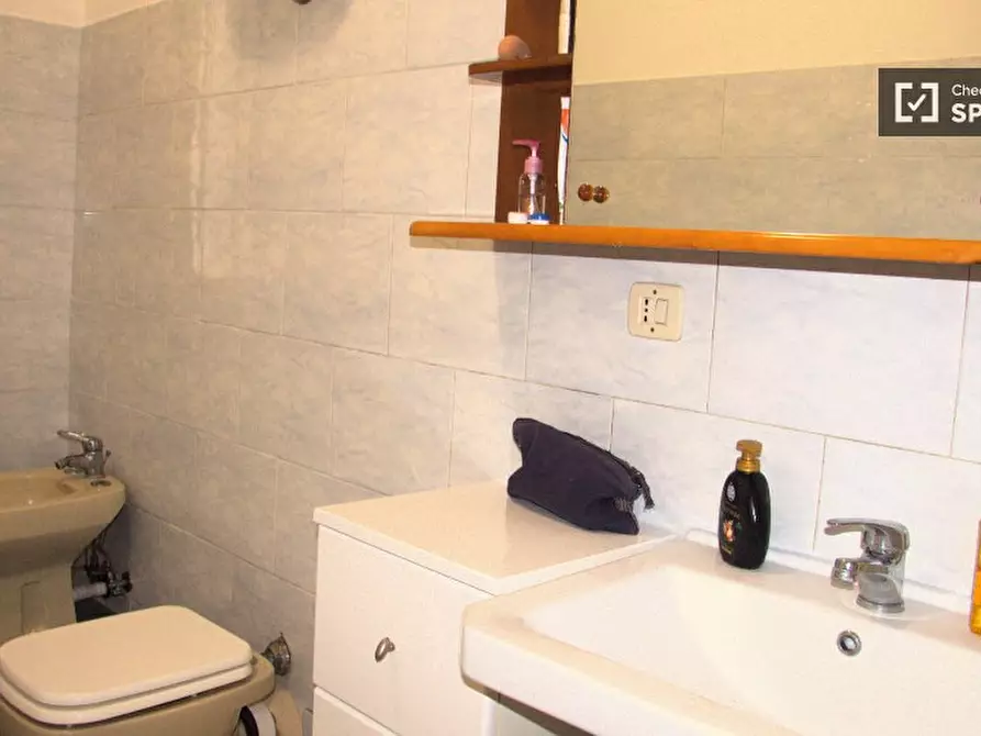 Immagine 15 di Camera condivisa in affitto  in Via Giuseppe de Robertis a Roma