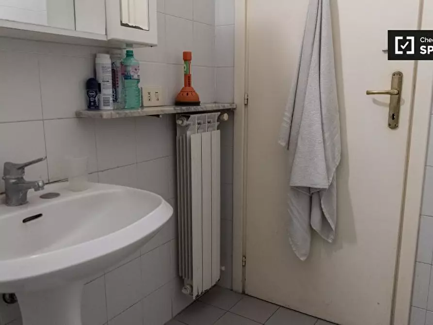 Immagine 9 di Camera condivisa in affitto  in Via Giovanni Giolitti a Roma