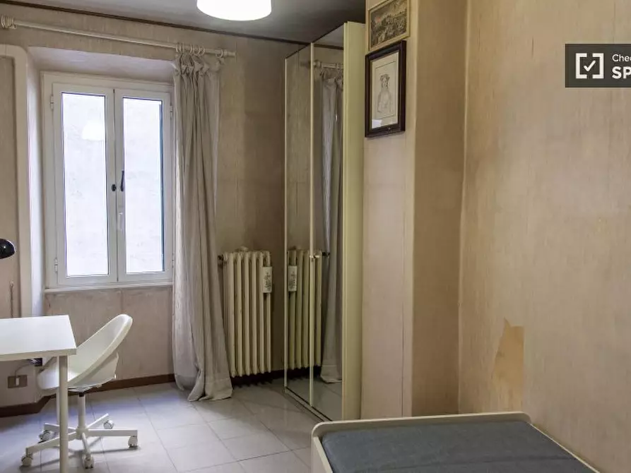 Immagine 5 di Camera condivisa in affitto  in Via Carlo Mirabello a Roma