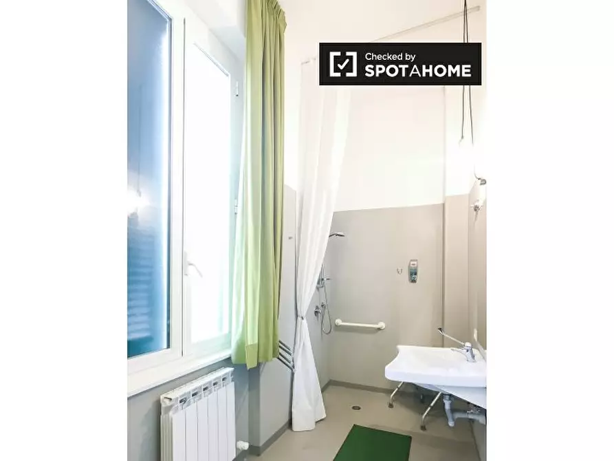 Immagine 5 di Camera condivisa in affitto  in Via dei Giovi, 00141 Roma RM, Italy a Roma