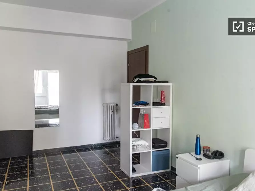 Immagine 5 di Camera condivisa in affitto  in Via Oderisi da Gubbio a Roma