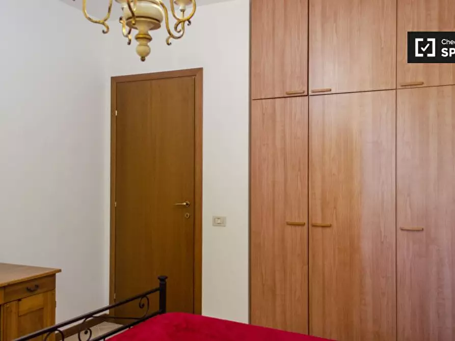 Immagine 3 di Camera condivisa in affitto  in Via del Podere Fiume a Roma