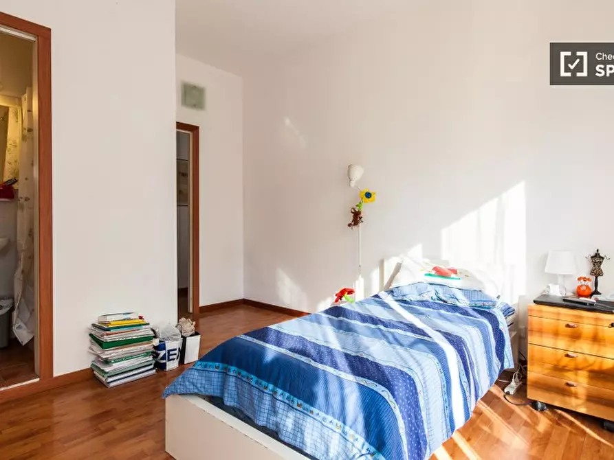 Immagine 7 di Camera condivisa in affitto  in Via del Fontanile Arenato a Roma