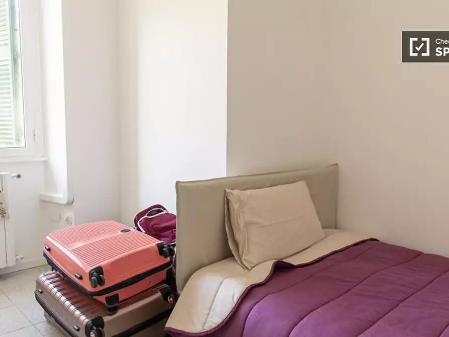 Immagine 2 di Camera condivisa in affitto  in Via Carlo Mirabello a Roma