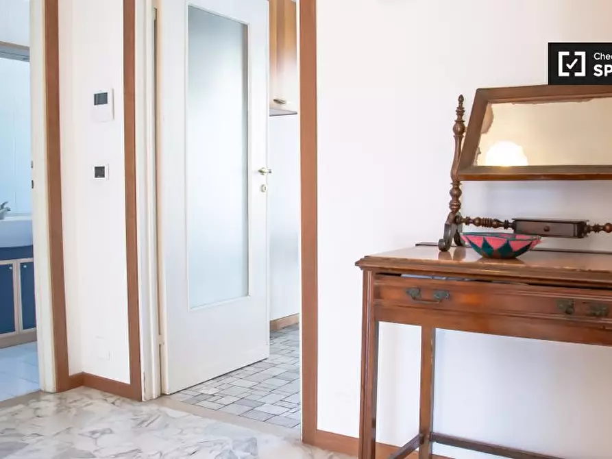 Immagine 2 di Appartamento in affitto  in Via Desenzano a Milano