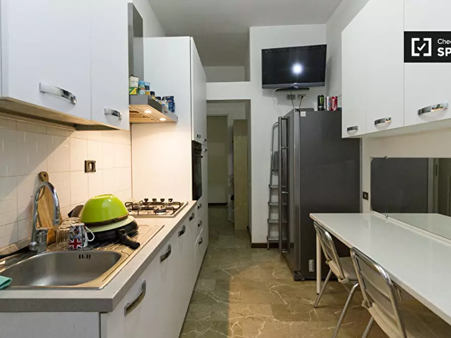 Immagine 5 di Camera condivisa in affitto  in Via Perugino a Milano