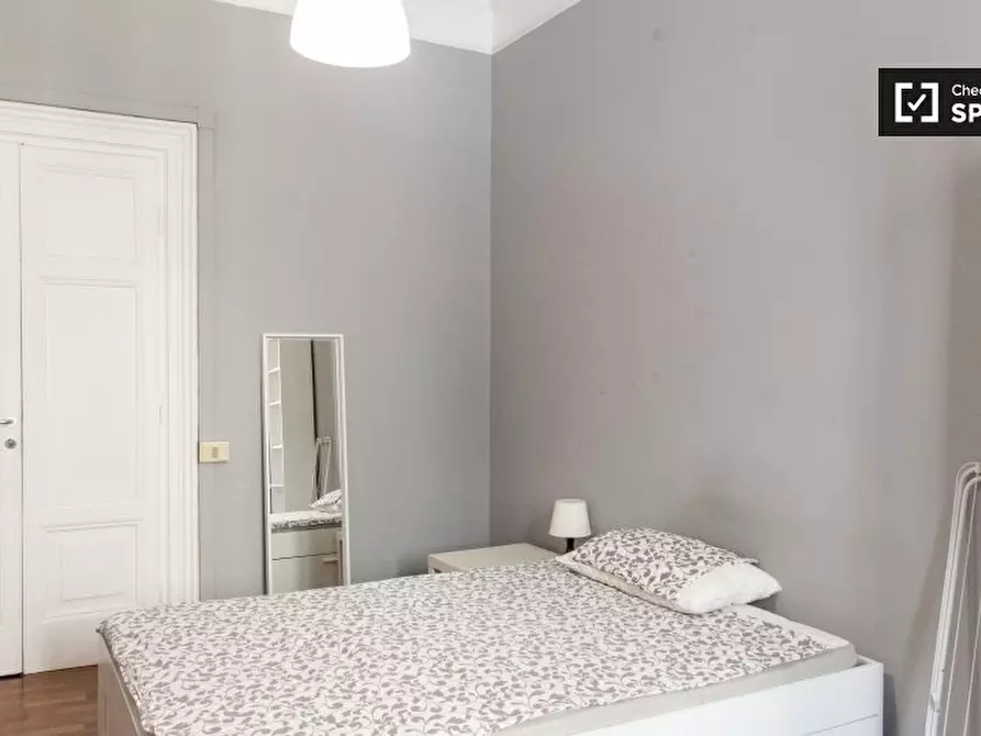 Immagine 3 di Camera condivisa in affitto  in Via Garigliano, 00198 Roma RM, Italy a Roma