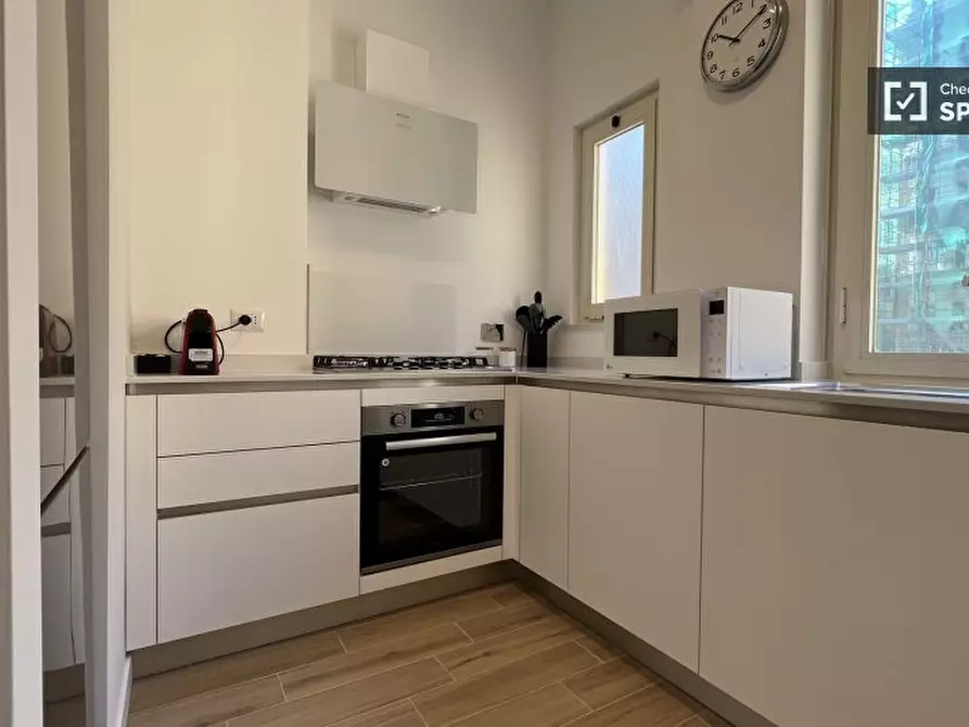 Immagine 4 di Camera condivisa in affitto  in Via Giovanni Mingazzini a Roma