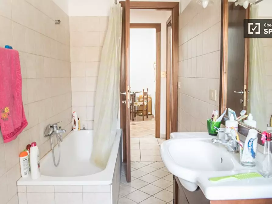 Immagine 9 di Camera condivisa in affitto  in Via Ostiense a Roma