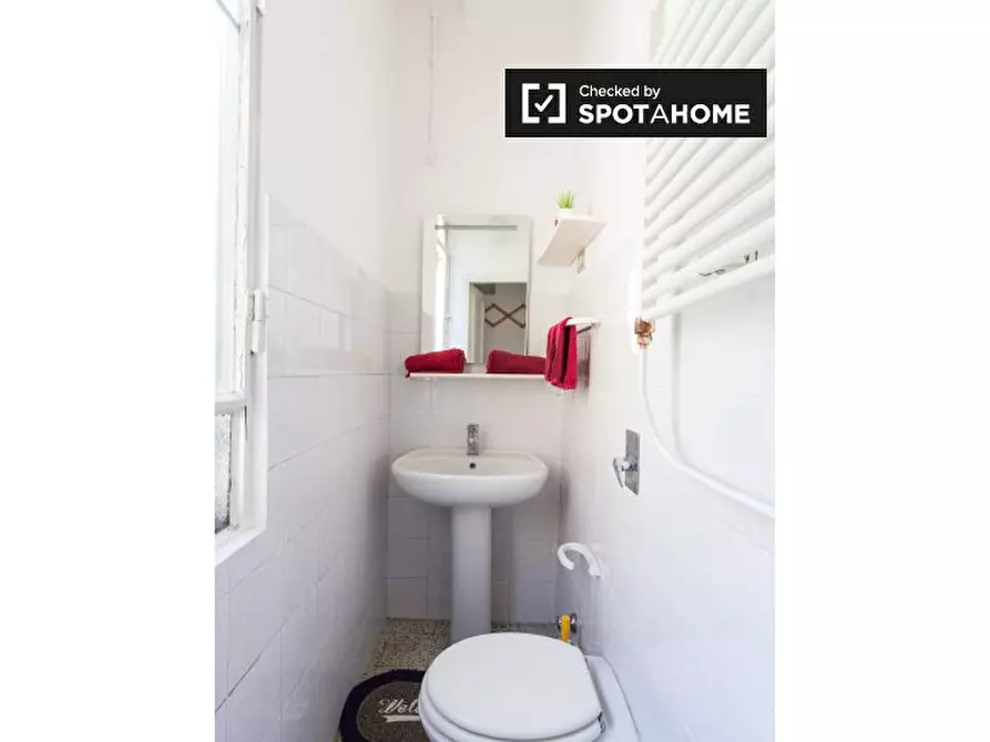 Immagine 6 di Camera condivisa in affitto  in Piazzale Susa a Milano