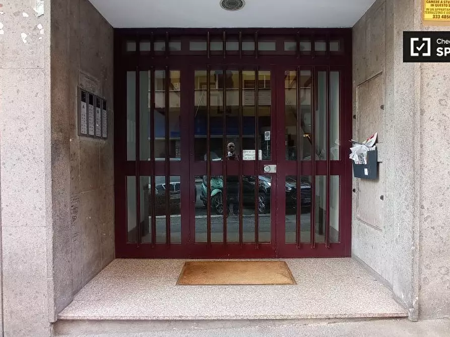 Immagine 7 di Camera condivisa in affitto  in Via Renato Simoni a Roma