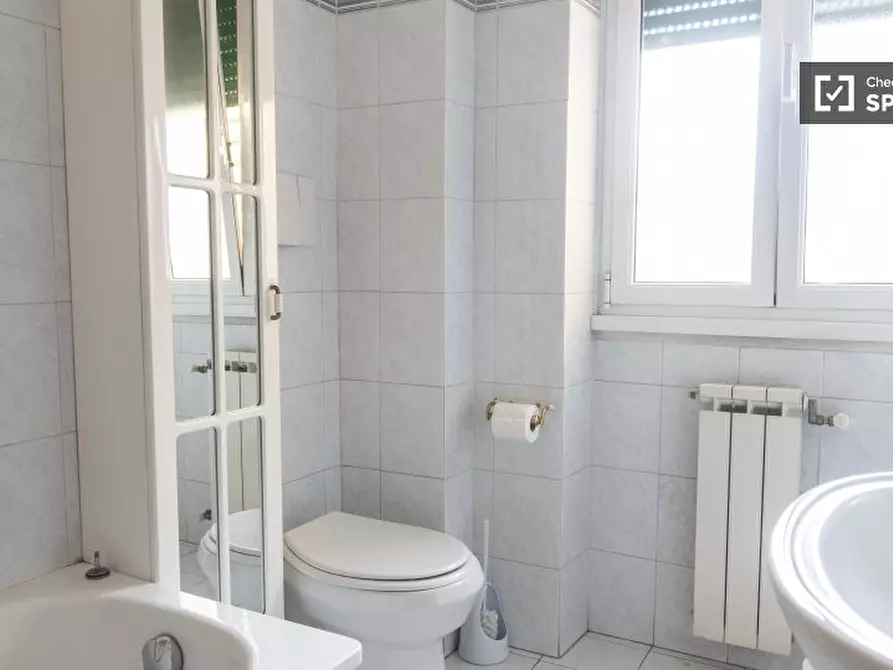 Immagine 3 di Camera condivisa in affitto  in Via Aurelio Mistruzzi a Roma