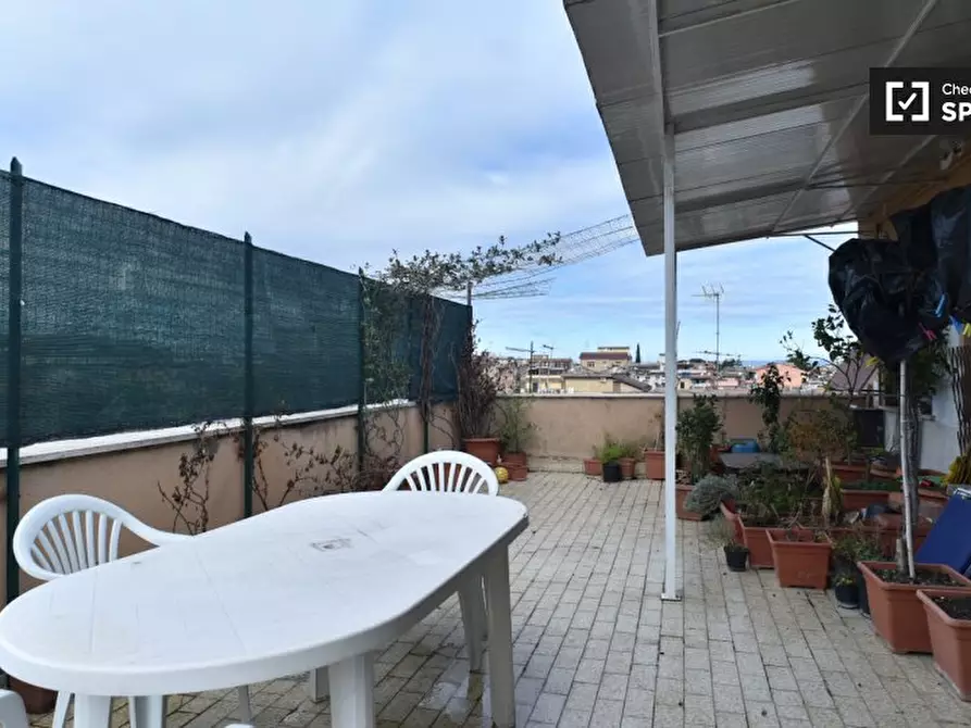 Immagine 12 di Camera condivisa in affitto  in Via Bernardo Minozzi a Roma