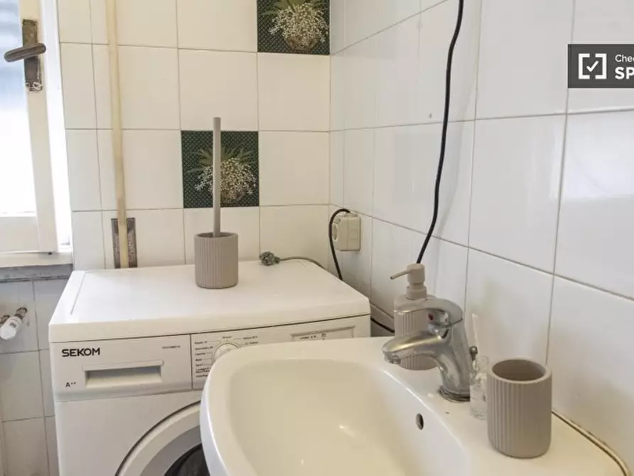 Immagine 3 di Appartamento in affitto  in Via Gian Luca Squarcialupo a Roma