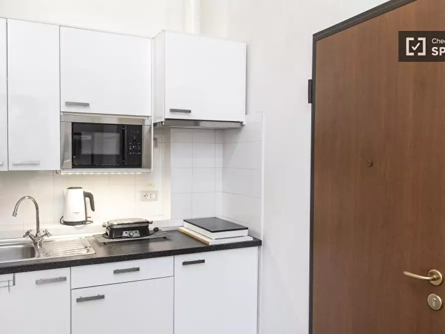 Immagine 12 di Appartamento in affitto  in Vicolo del Governo Vecchio a Roma