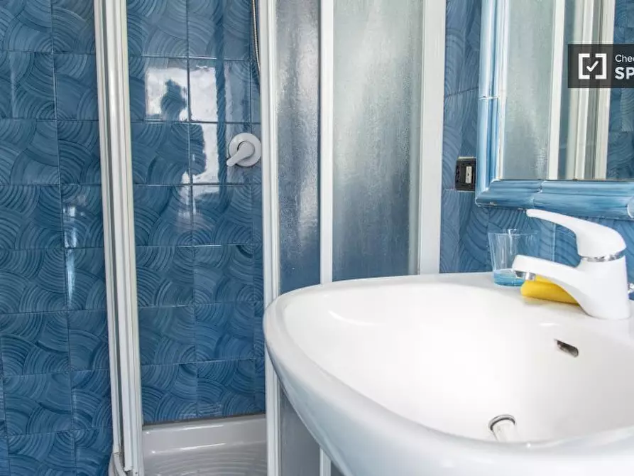 Immagine 8 di Camera condivisa in affitto  in Via Cassia a Roma